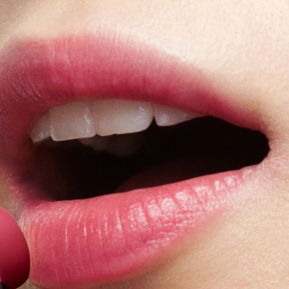 Fresh Sugar Lip Balm Lipgloss Treatment in Sugar Berry BNIB - Picture 12 of 16